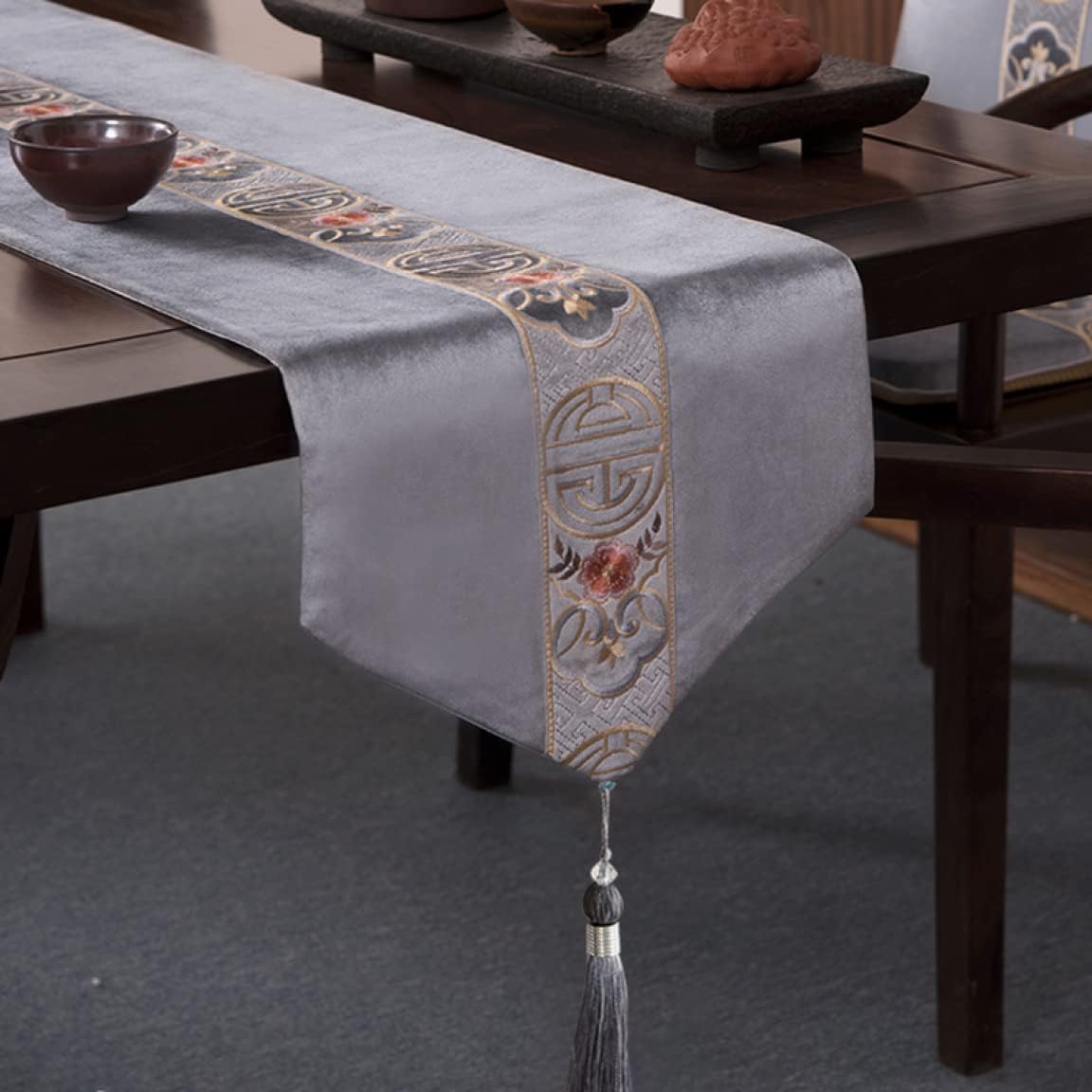 テーブルランナー タッセル付き 中華風 新居祝い 結婚式 おしゃれ カラー 刺繍 モダン テーブルランナ..