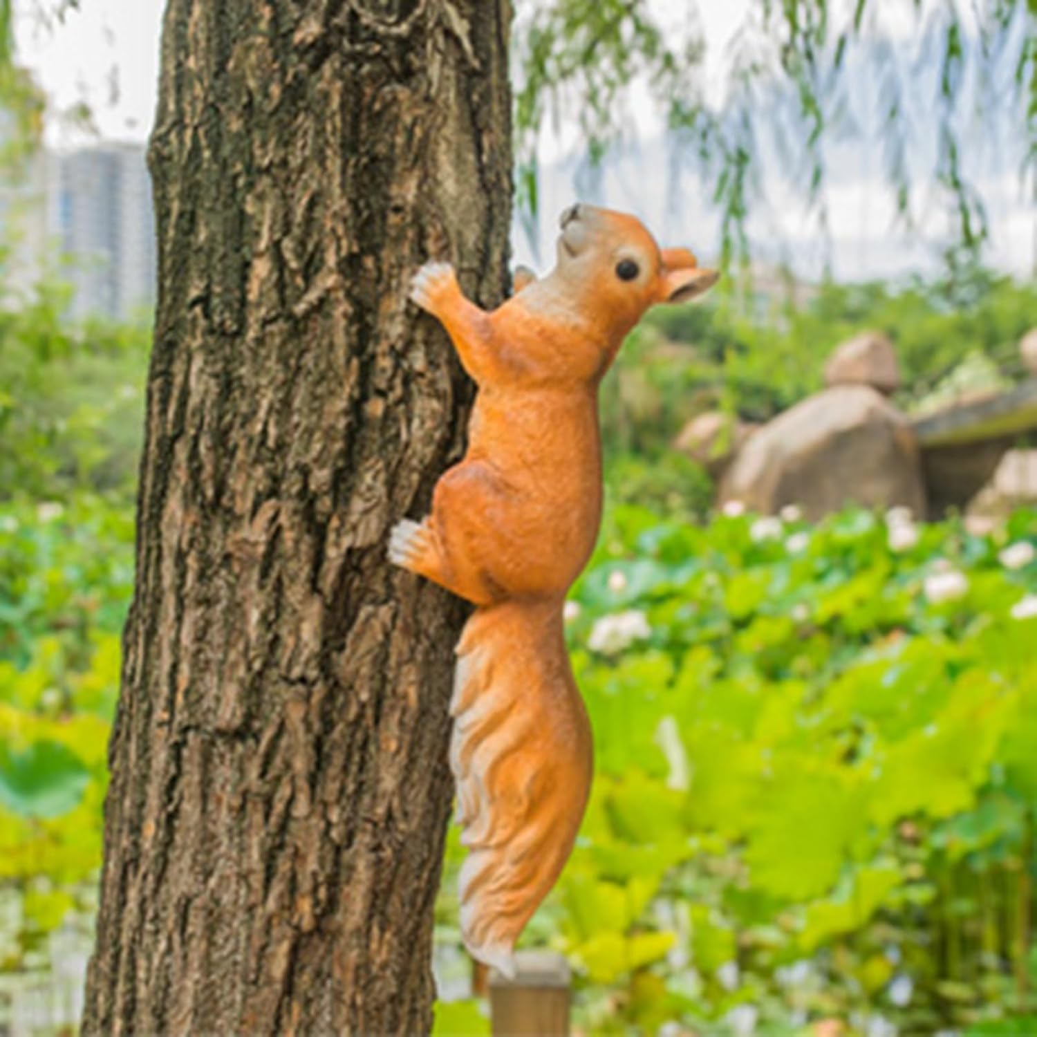 ガーデンオーナメント リス 栗鼠 ガーデン装飾 置物 カワイイ 童話風 庭 オーナメント 樹脂 装飾 オブジェ 防水 耐久性 カントリー雑貨 インテリア 工芸品 ベランダ 庭園 お庭 屋外 庭飾り 屋