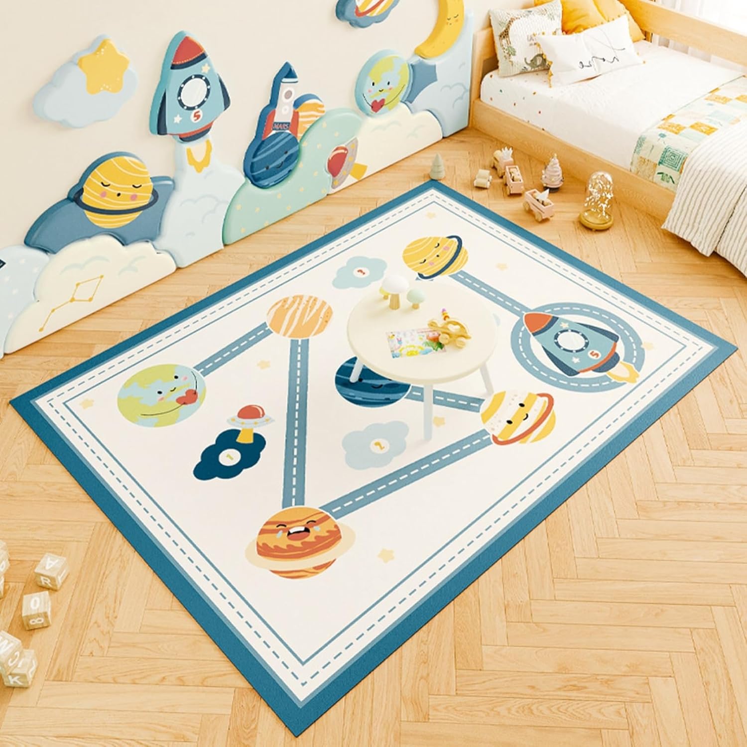 　　　 -------商品詳細------- 【カット可能で、自由にレイアウト】カッターでお好みのサイズにカットできるので、壁際や柱、家具の角に合わせてピタッリ敷き詰めることができます。タイル式なので、並べ方や柄も自由自在。一枚物のカーペットにはないアレンジ製がタイルカーペットの魅力です。なお、軽いからこそ、簡単に自由自在に女性でも切れます。 【滑り止め】ラグ裏面には滑り止め、中材はウレタンフォーム、裏地に不織布を使用し、フローリングを傷つけません。走り回る小さなお子様やペットがいるご家庭にも安心です。防音効果も明らかに発揮します。 【簡単に掃除】プレイマットの表面は防水・防汚も可能で、ママは雑巾だけで簡単に汚れを落とすことができます。夏日にも、床暖房にも対応しているので、寒い季節も快適に過ごすことができます。 【適用範囲が広い】和室や客間、リビング、ベッドの辺、ダイニングなどの人が集まる空間や、寝室、書斎、プライベートルームといった落ち着きを演出する空間などにもぴったりです。ご自宅の装飾品として或いは友達や同僚へのプレゼントとしても非常に適しています！ *床暖房やホットカーペット上では、熱により商品が伸縮する可能性があります。又、お使いのディスプレイ環境により、色の見え方に違いが生じる場合があります。特に商品をアップにした画像は慎重に色調整をしておりますが、鮮やかな色味や微妙な色合いは違って見える場合があります。説明 ■【様々なシーンにおすすめです！】 ?夏はエアコンによる冷え過ぎをカバーし、冬はホットカーペット・床暖房対応、梅雨時に問題なく使用しています。オールシーズンで使えます ?ベッドの辺、玄関、和室や客間、リビング、ダイニングなどの人が集まる空間や、寝室、書斎、プライベートルームといった落ち着きを演出する空間など、どのお部屋にもぴったりです。 ?いぐさラグはひんやりと冷たい涼感ラグとして使用することができます。そのため、夏用ラグとして使うことができます。夏ラグとして自然なお部屋づくりをすることもでき、 ?フローリングに敷くことで、洋室の中に和室を作ることもできます。和モダンな雰囲気も作ることができます。リビングや客室のような、和風テイストをお部屋に取り入れたい場合にオススメの商品です。 ■【メリット】 ?置きたい場所に合わせて大きさを調整することができ！ ?マットを1枚敷くだけで、日常の中の小さい傷や汚れから大切な床を守り！ ?清掃簡単・繰り返し使用でき；洗濯機で丸洗い、汚れたらサッと洗っていつでも清潔！ ?長い梅雨の日でも大雪の日の中でもフロア汚れを最小限に抑えます ?カーペット表面の凸凹が屋内に持ち込みたくないホコリ汚れや水などをしっかり捕らえ、吸収 ?吸音性が高い、様々なところに適しています ?滑り止めに優れ、安全に使えます ■【ご注意】 ?素材特有の匂いがある場合がございます。そのままに開けて、（2-5日）しばらく後自然に匂いがなくなります！ ?安心サービス：万が一商品が問題あるなら、すぐにご連絡ください, 必ず満足できるアフターサービスを提供いたします。