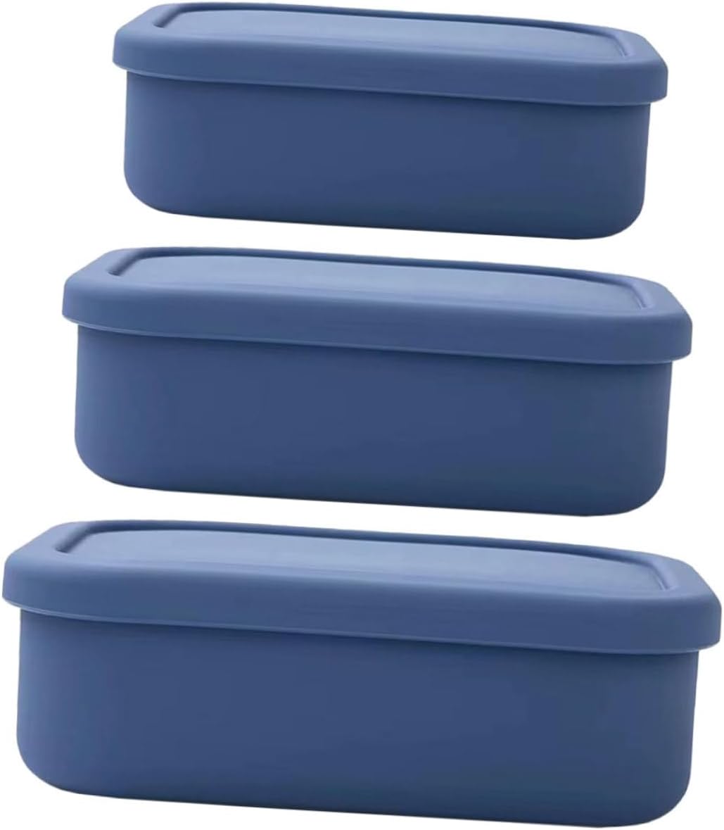 　　　 -------商品詳細------- 食品鮮度保持ボックス - 軽量でポータブル、バックパックやスクールバッグに適しており、いつでも健康的でおいしい食事を楽しめるように持ち運べます。冷凍ボックス 家庭用食品容器 - ポータブルランチボックスは持ち運びが簡単で、持ち運びが簡単、軽量、実用的で便利なランチ容器です 密封食品ボックス - この電子レンジ対応食品容器は、学校、オフィス、家庭、屋外での使用、携帯用食品容器です キッチン用品 - このキャンプ用ランチボックスは、無駄を減らしてスペースを節約する再利用可能な保存容器です冷凍庫で に食べ残しを長期保存でき、コンパクトな食品容器です 家庭用食品容器 - 食品容器は軽く、気密シールを形成して臭いや品物を新鮮に保ち、積み重ねることができる、ポータブル保存ボックス説明 パッケージリスト 1 x シリコンランチボックス (1300ml) 1 x シリコンランチボックス (700ml) 1 x シリコンランチボックス (300ml)特徴 - 材質:シリコン シリコーンランチボックス- カラー:ブルー 家庭用-サイズ:17.60x12.70x5.80cm/6.92x4.99x2.28in(700ml) ランチアクセサリー- サイズ:15.10x10.00x4.50cm/5.93x3.93x1.77in(300ml) 保存ボックス- サイズ:20.00x15.00x8 .00cm/7.86x5.89x3.14in(1300ml) ポータブルボックス- シリコン素材で作られており、容器は高温および低温に耐え、破れにくいシリコン製の収納ボックスです。- 十分なランチボックスなので、これらのボックスはさまざまなニーズを満たすことができ、冷蔵庫のコンテナが必要な場所に運ぶのに便利です。- 軽量でポータブル、バックパックやスクールバッグに適しており、いつでも健康的でおいしい食事を楽しむことができるように持ち運べる多機能ミールボックスです。- これらのシリコン製の容器は滑らかな表面を持っており、洗いやすく、キャンプボックスを使用するのが簡単です。- 容器の蓋は密閉効果が高く、中に匂いが入ったりすることはありません。グッズ情報 ランチアクセサリーを採用しており、 してお使いいただけます。蓋が閉まる収納ボックスなど、持ち運びに便利な保存ボックス。ランチボックスは軽量で持ち運びが簡単で、オフィスワーカーに適しています。学生などの小さな容器からお食事がよりきれいになります