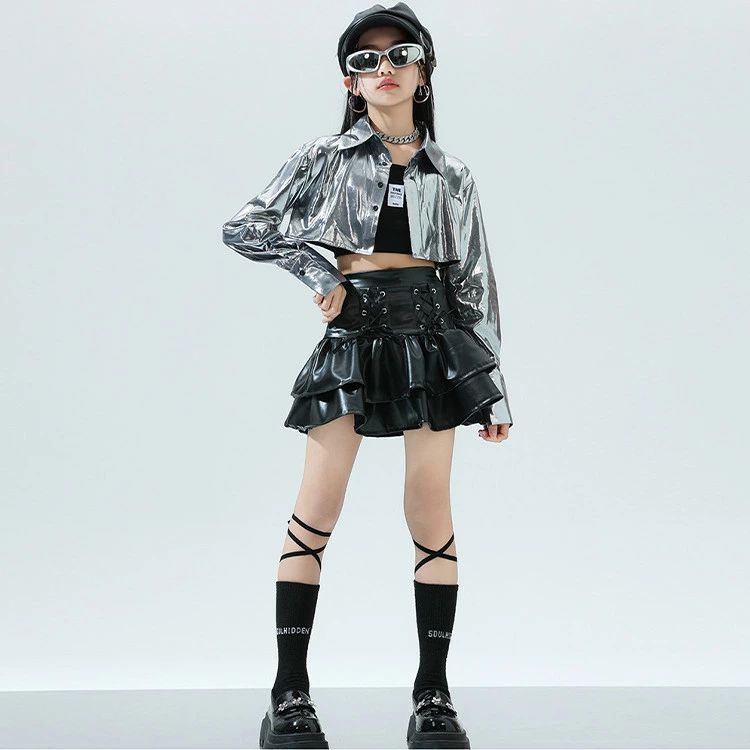 シルバー jazz チア チアガール 女の子 上下セット ショートトップ PU レザースカート 長袖 ハイウエスト へそ出し シャツ ミニスカート キッズ ダンス衣装 セットアップ ジャズダンス 韓国 k-pop HIPHOP 子供服 演出服 団体服 発 3