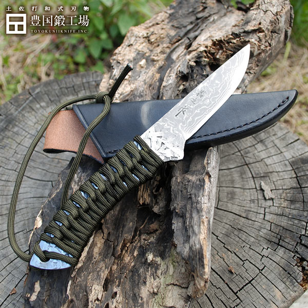 積層麹塵拵え アウトドアナイフ 和式刃物 3寸 ダマスカス15層 青紙二号 和鋼 ブッシュクラフト シースナイフ キャンプ パラコード巻 国産通販格安セール情報 楽天 通販