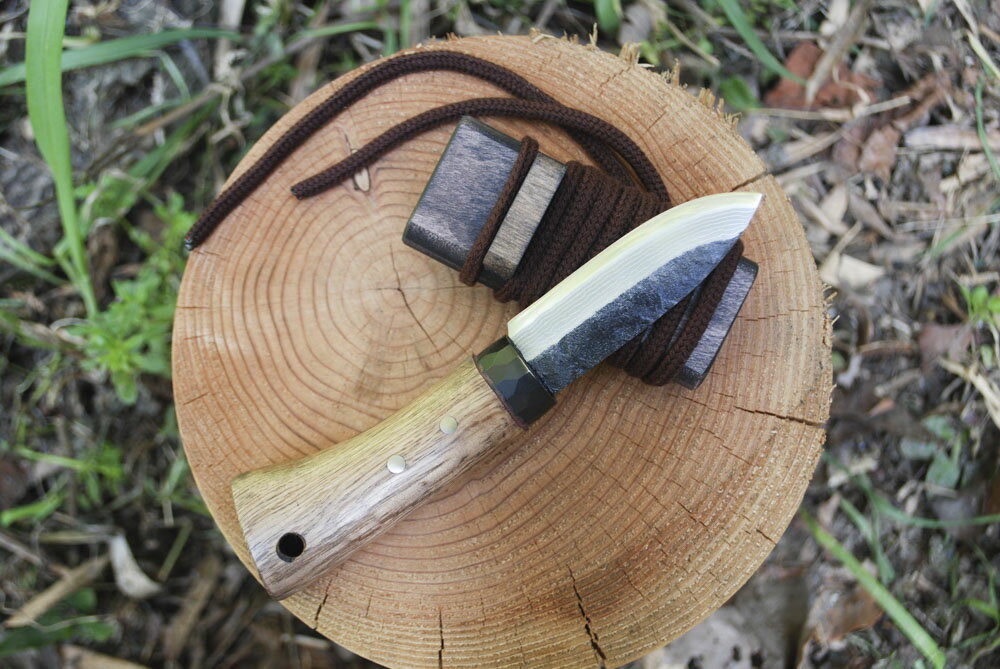 和式ミニミニ渓流刀 70mm ダマスカス 両刃 黒 樫柄 木ケース紐付通販格安セール情報 楽天 通販