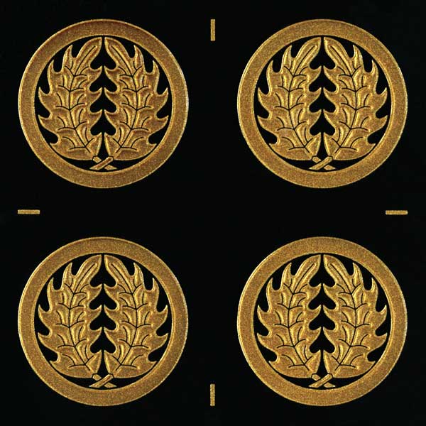 家紋ステッカー 蒔絵シール「丸に抱き柊/GD 24mm」金 4個付 ケータイ スマホ iPhone デコ 和柄 家紋シール 剣道 武具 柊 iQOS アイコス