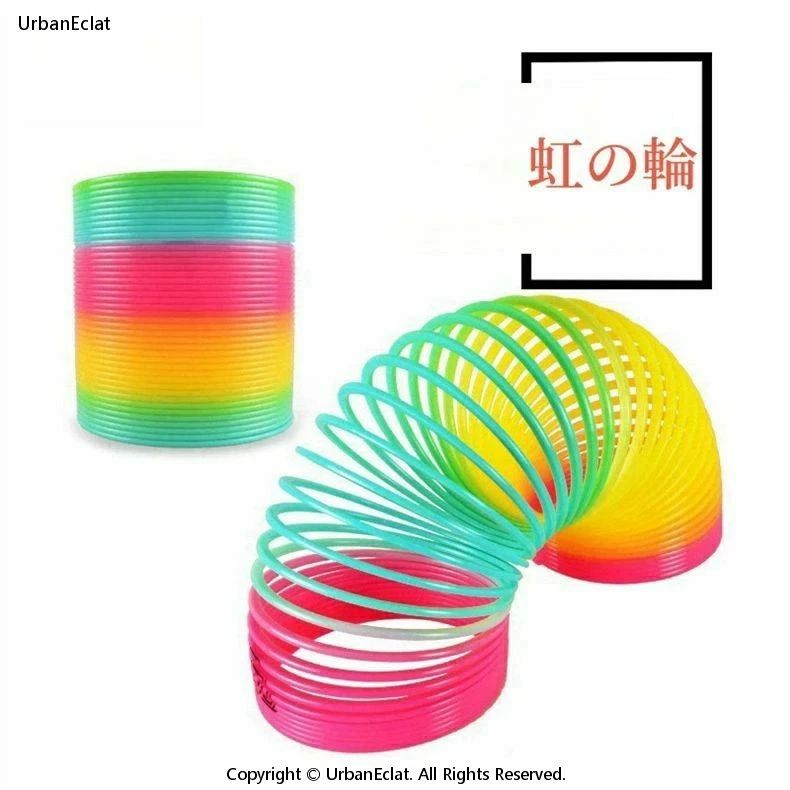 製品仕様 ■昔の名作を楽しくアレンジ:子供たちが大好きな魔法のバネで遊べば、あなたと子供たちにたくさんの楽しい思い出ができるはずです。 パーティーでの使用に最適:安価なバッグを埋めるために何か面白いものを探しているとき、キッズパーティーパックに最適です。 このレインボーサークルは、あなたのお子さんがパーティーで人目を引くのに十分な、とても魅力的なものです。 楽しい時間を過ごす:魔法のバネの定番おもちゃで、親子で楽しい時間を過ごしてみませんか。 これは、階段の上を歩くこともできる創造的なおもちゃであり、一部の人々は彼のスキルや才能を使用することができます。 安全で耐久性がある:マジックスプリングのおもちゃは安全テスト済みで、高品質のプラスチック素材で作られています。家庭や学校の休み時間での完璧な娯楽です。カーニバルの景品、遊び心のあるピニャータ、楽しいギャグギフトの贈り物、教室のご褒美としてお使いください。 サイズ：直径：8.7CM、高さ：9CM。お子様はもちろん、あなたもきっと気に入るはずです！ ■クラシックなおもちゃ: 当社は、適切な設計と高品質のプラスチックを組み合わせて、魅力のように動作し、熱狂的な遊びに対応するスプリングコイルのおもちゃを作成しました; 子供たちはそれを愛し、魔法の春と遊ぶ、これはあなたとあなたの子供のための多くの楽しさと幸せな思い出をもたらすことができます。 ペンホルダー:ペンや定規などの文房具を収納できるペンホルダーとして、机の上に置いておくと、机の上が散らからず片付きます。 安全で耐久性のある:高品質なプラスチックなどを使用し、曲がったり折れたりすることなく歩き続けることができます。 それはあなたの小さい子供のための無害なミニチュアである鉛および BPA 無しです。3歳以上のお子様に最適です。 ジャンボレインボーコイルスプリング:このジャンボなおもちゃは、お子様やそのお友達を感動させ、何時間でも飽きずに楽しんでいただけます。 この魔法のバネで遊べば、みんな大喜びです。 ユニークなギフトのアイデア:イエロー、グリーン、ブルーの3色で構成されたレインボーコイルスプリングは、どんな空間でも目を引く色彩を放ちます。 お菓子の詰め合わせに最適で、男の子でも女の子でも思い出に残るバースデーパーティーの記念品になります。 ホリデーや誕生日、ご褒