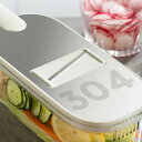多機能スライサー 多機能 キッチン用品 ハンドガード付き おろし器 みじん切り 収納ケース付 千切り器 野菜スライサー コンパクト せん切り器 千切りスライサー 野菜調理器 キッチンスライサー 指ガード(3)