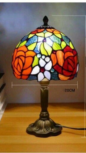 花柄 上品ランプ レトロな雰囲気がおしゃれ ティファニー 芸術品◆美品 ステンドランプ アンティーク ステンドグラス 花柄 上品ランプ レトロな雰囲気がおしゃれ ティファニー 芸術品◆美品 ステンドランプ アンティーク ステンドグラス