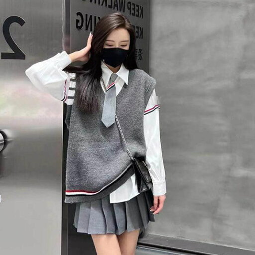 卒業式 アップ 韓国 ライン入り 格子 グレー ベスト 女子高生制服 制服4点 コスプレ衣装 シャツ スクール 入学式 コスプレ 女の子スーツ Vネックニットベスト スカート 制服 学生服 スカートスーツ スーツ 卒業式 アップ 韓国 ライン入り 格子 グレー ベスト 女子高生制服 制服4点 コスプレ衣装 シャツ スクール 入学式 コスプレ 女の子スーツ Vネックニットベスト スカート 制服 学生服 スカートスーツ スーツ