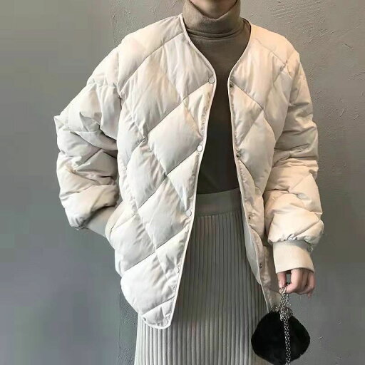 冬服アウター レディース ダウン中綿ジャケット 2024冬新作 コットンジャケット ノーカラー ランジェリー パンの服 短い 韓国ファッション コットンジャケット 冬服アウター レディース ダウン中綿ジャケット 2024冬新作 コットンジャケット ノーカラー ランジェリー パンの服 短い 韓国ファッション コットンジャケット