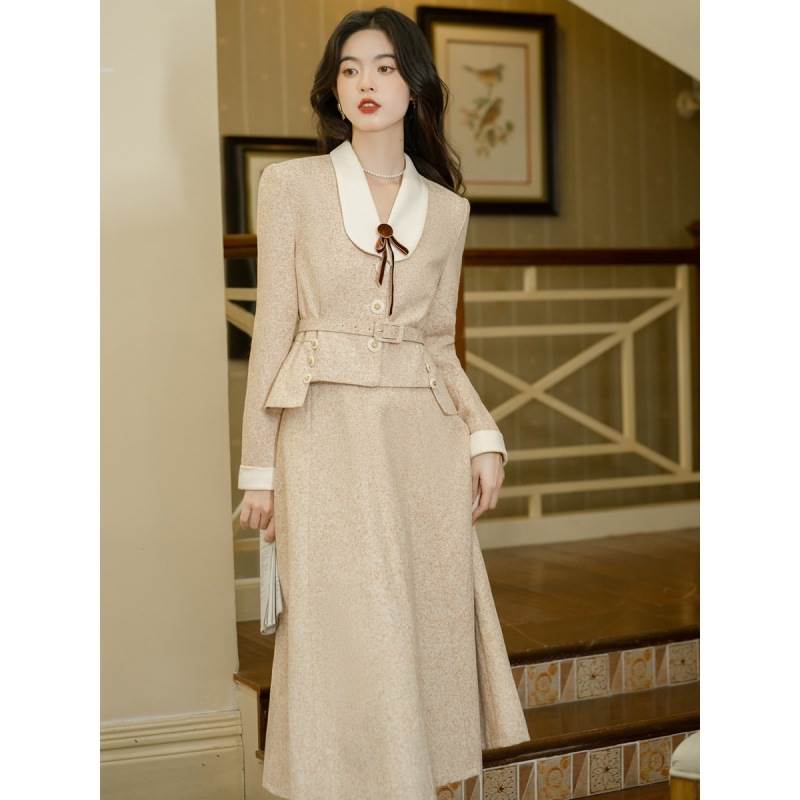 おしゃれ バイカラー シック ミモレ丈 襟付き ベルト 抜け感 かっこいい 上下セット ジャケット エレガント 存在感 きれいめ レディース セミフレアスカート 大人可愛い お洒落 2点セット セットアップ ボタン パフスリーブ リボン シンプル クラシック フェミニン こなれ感