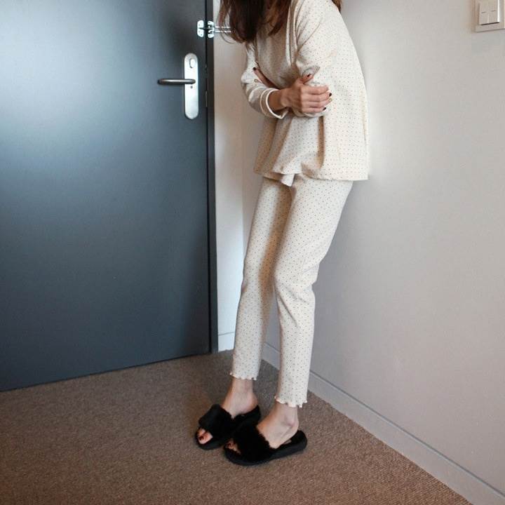 部屋着 送料無料 柄 体型カバー 秋 ドット パジャマ 春 ス シンプル おしゃれ ナチュラル ラフ 上品 ラウンドネック レディース 夏 カジュアル 個性的 M 上下セット 長袖 きれいめ ベージュ XL パンツ ルームウェア 紺 L 薄手