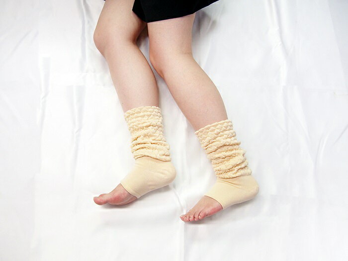 足首ウォーマー付　かかとシルクサポーター（新製品）　こちらの商品は郵便で発送のため日時指定不可