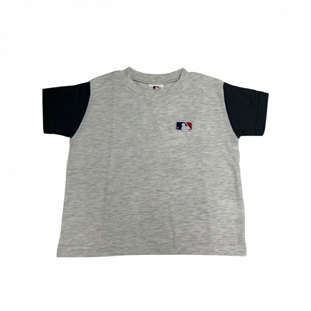 MLBチームのロゴがバックプリントに集合した可愛いTシャツです。＜サイズ＞90cm：身丈37cm、身巾35cm、肩幅30cm、袖丈11cm95cm：身丈38.5cm、身巾36cm、肩幅31cm、袖丈11.5cm100cm：身丈40cm、身巾37cm、肩幅32cm、袖丈12cm110cm：身丈43cm、身巾39cm、肩幅34cm、袖丈13cm＜素材＞天竺＜組成＞本体：ポリエステル65％、綿35％リブ部分：ポリエステル62％、綿33％、ポリウレタン5％こちらの商品は実店舗から入荷・発送しておりますため、パッケージ状態や、梱包状態が商品ごとに異なる場合がございます。一部商品に商品管理ラベルが添付されている場合がございます。※お支払い方法はご利用ガイドの「お支払い方法・お支払いについて」をご確認ください。※ご注文確定後の注文内容の変更、キャンセルはお受けしておりません。※対象年齢がある商品については目安となっております。※実際の商品と画像は若干異なる場合がございます。対象月齢 (カ月～)：24.0 - 36.0梱包サイズ (cm)：15,23,3重量 (g)：10 GRAMmlb,#000444,#00003870,#00004018,#20260828003