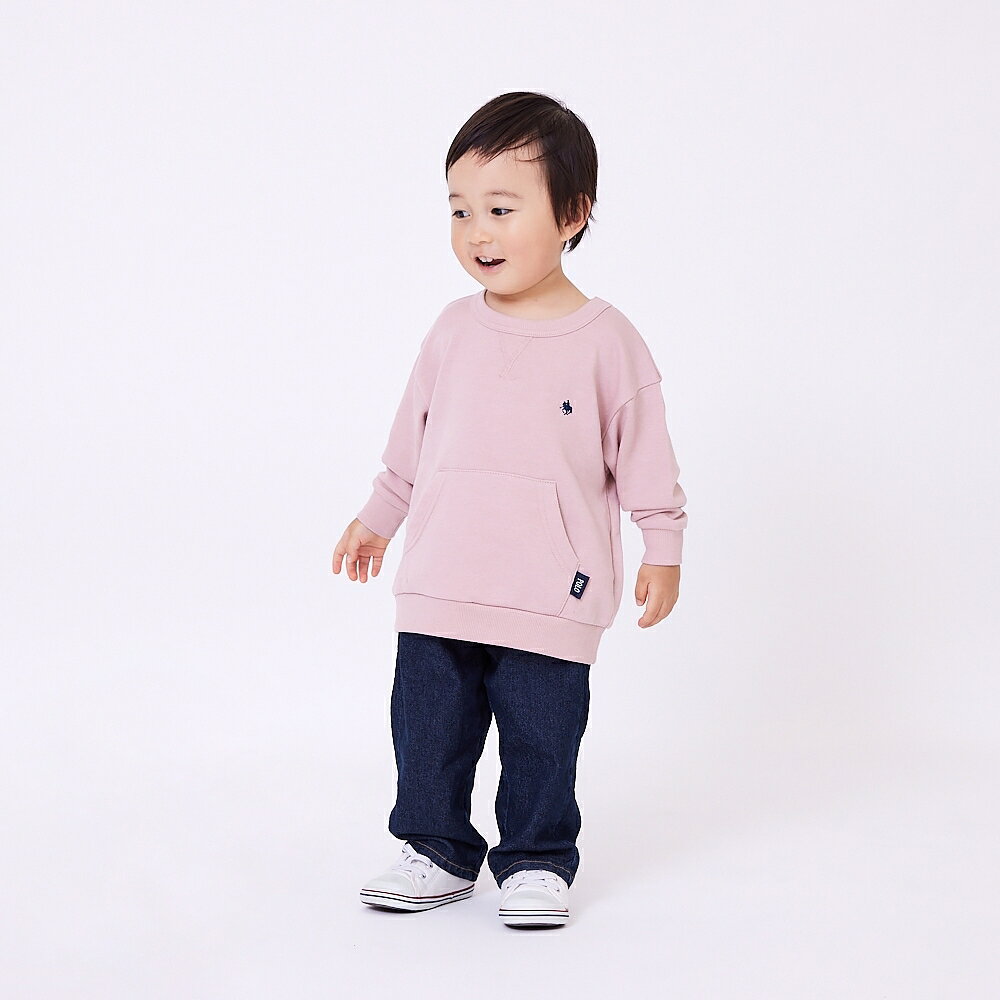 POLO BCSブランドの裏毛トレーナーです。シンプルなワンポイント刺繍で着回ししやすいデザインです。＜サイズ＞80cm:身丈36cm 身幅34cm 肩幅33cm 袖丈23cm90cm:身丈39cm 身幅35cm 肩幅34cm 袖丈26cm＜品質＞本体：綿60％　ポリエステル40％リブ部分：綿57％　ポリエステル38％　ポリウレタン5％こちらの商品は実店舗から入荷・発送しておりますため、パッケージ状態や、梱包状態が商品ごとに異なる場合がございます。一部商品に商品管理ラベルが添付されている場合がございます。※お支払い方法はご利用ガイドの「お支払い方法・お支払いについて」をご確認ください。※ご注文確定後の注文内容の変更、キャンセルはお受けしておりません。※対象年齢がある商品については目安となっております。※実際の商品と画像は若干異なる場合がございます。梱包サイズ (cm)：15,23,3重量 (g)：10 GRAMpolo_bcs#00004093,#00004121