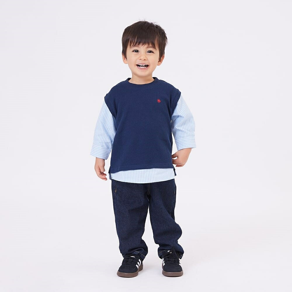 POLO BCSブランドの長袖Tシャツです。チェックとストライプの袖がアクセントになっています。＜サイズ＞80cm:身丈34cm 身幅32cm 肩幅30cm 袖丈24cm90cm:身丈37cm 身幅33cm 肩幅31cm 袖丈27cm＜品質＞本体：綿100％リブ部分：綿95％、ポリウレタン5％こちらの商品は実店舗から入荷・発送しておりますため、パッケージ状態や、梱包状態が商品ごとに異なる場合がございます。一部商品に商品管理ラベルが添付されている場合がございます。※お支払い方法はご利用ガイドの「お支払い方法・お支払いについて」をご確認ください。※ご注文確定後の注文内容の変更、キャンセルはお受けしておりません。※対象年齢がある商品については目安となっております。※実際の商品と画像は若干異なる場合がございます。梱包サイズ (cm)：15,23,3重量 (g)：10 GRAMpolo_bcs#00004093,#00004121