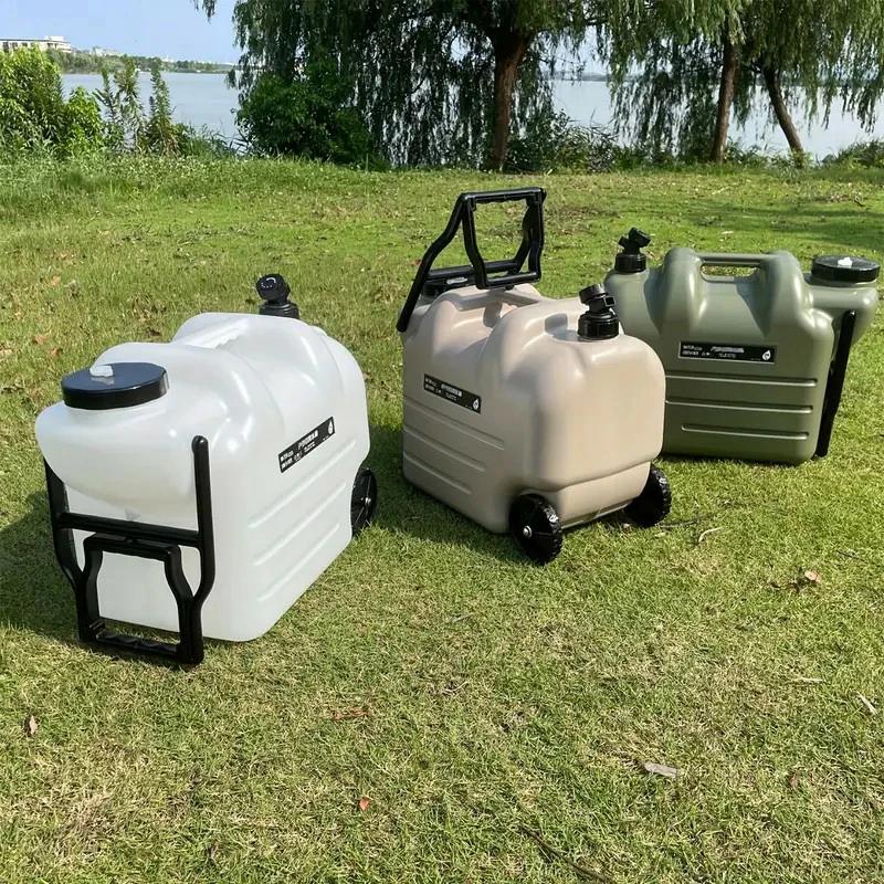28Lポータブル水容器（車輪付き）- 大容量、耐久性のあるPEスクエアタンク、キャンプ・ハイキング・ピ..