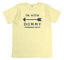 商品情報商品説明/素材JOHN GLUCKOW-"Lot JG-CS06 I'm With Dummy T-shirt"-アメリカ東海岸に拠点を置く世界的なヴィンテージディーラー、ジョン・グラッコー氏とウエアハウスがパートナーとなって展開する『JOHN GLUCKOW』。1970年代には、面白いフレーズのTシャツが人気を博し、「I'm with Dummy」「I'm with Stupid」といったグラフィックが登場した。矢印や指が左右どちらかを向いていて、隣に立っている人がダミーであることを示唆していることが多いのです。賢く着こなそう（そして、必ず友人の左側に立とう）......。12/- 天竺サイズ/寸法＜サイズスペック＞M : 身幅48cm、着丈67cm、肩幅47cm、袖丈19cmL : 身幅51cm、着丈69cm、肩幅49cm、袖丈20cmXL : 身幅54cm、着丈71cm、肩幅51cm、袖丈21cm※若干の誤差はご了承ください。※未洗いの為、洗濯で縮みが生じます。生産国日本注意事項当店は実店舗と商品の在庫を共有しておりますので在庫情報につきまして誤差が生じる場合がございます。 ご注文頂いた商品がご用意できない場合がございますが、予めご了承ください。JOHN GLUCKOW ["Lot JG-CS06 I'm With Dummy T-shirt" イエロー size.S,M,L,XL] ジョングラッコー ウエアハウス 2023SS Tシャツ 2