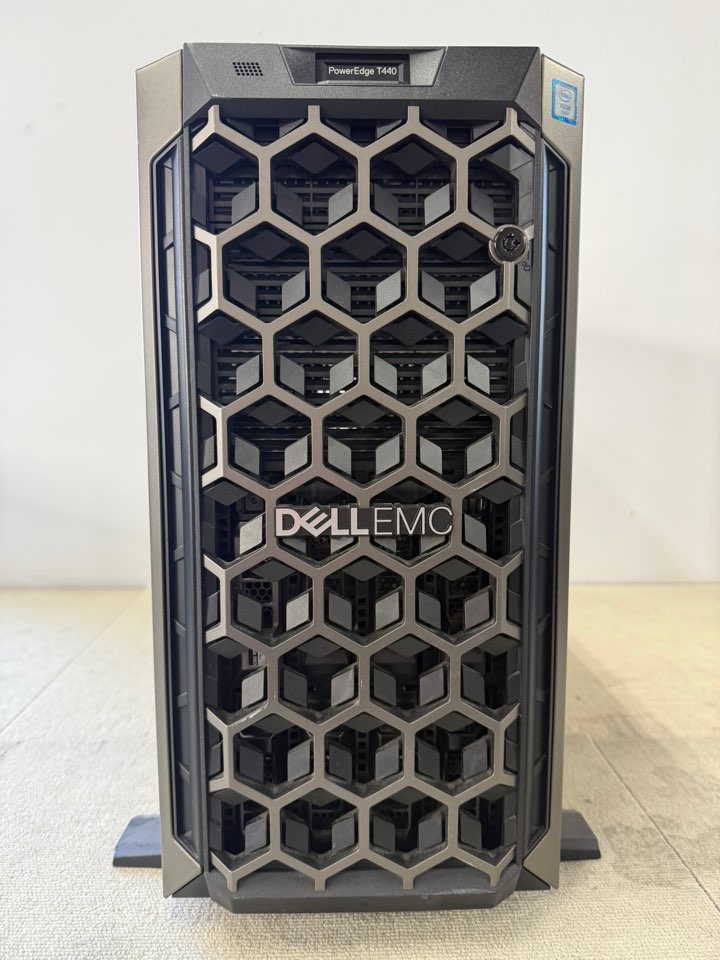 DELL EMC PowerEdge T440 LFF 8BAY 2x Gold 6150 18Core 2.70GHz 64GB H330