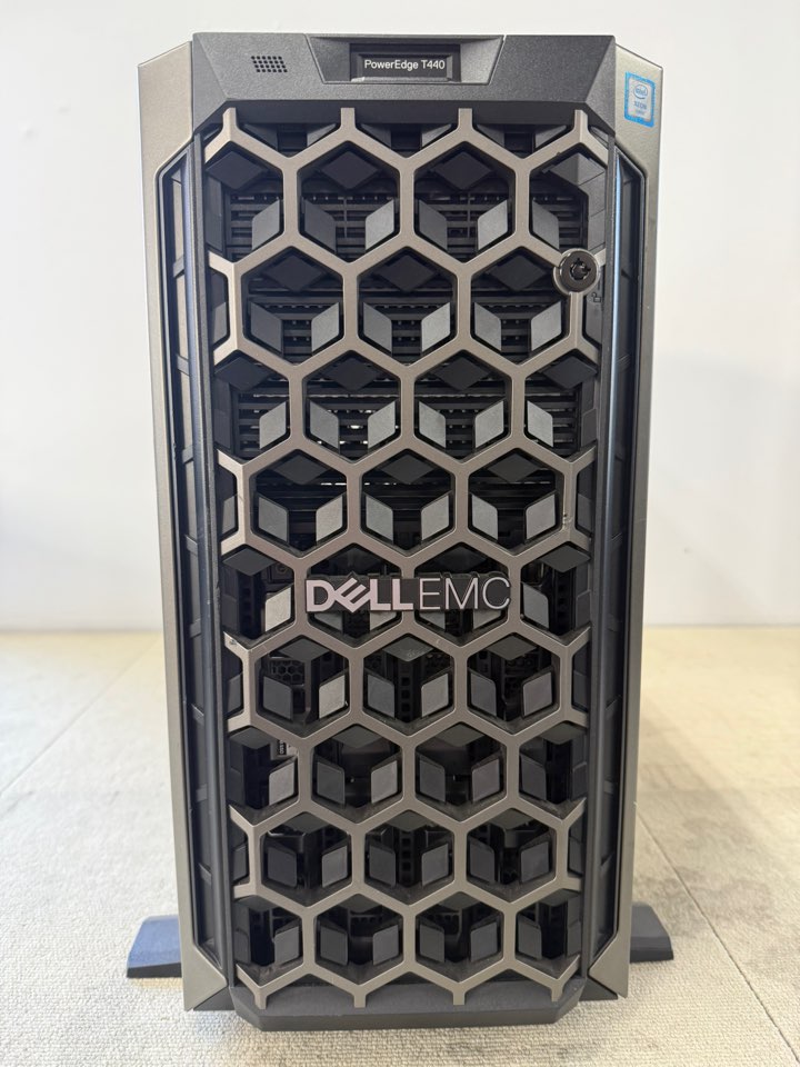 DELL EMC PowerEdge T440 LFF 8BAY 2x Gold 6148 20Core 2.40GHz 64GB 240GB SSD H330
