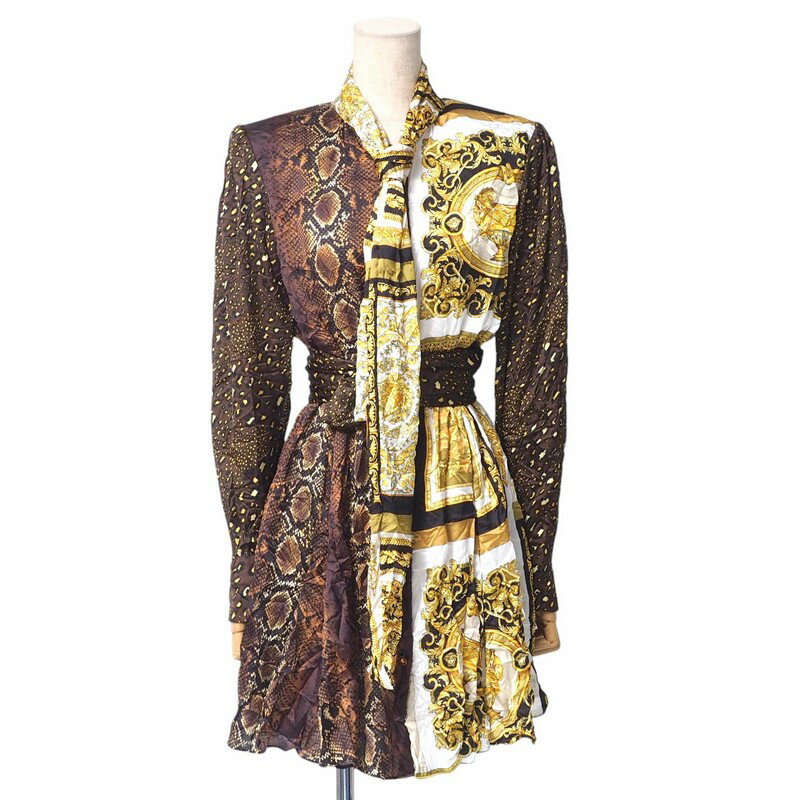 ■美品■2020年製■VERSACE ヴェルサーチ ワンピース サイズ36 総柄 メデューサ アニマル バロック柄 ボウタイ ベルテッド フレアワンピース メデューサボタン シワ加工 イタリア製 ブランド古着【中古】20250124/RA3060