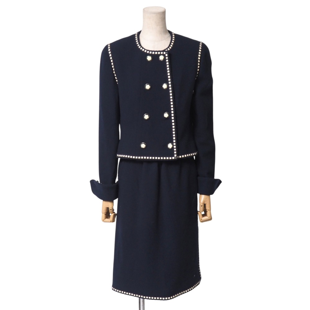 CHANEL シャネル ヴィンテージ スカートスーツ サイズ38 カメリアボタン シャネルスーツ ノーカラージャケット タイトスカート フランス製 ブランド古着...