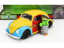 VOLKSWAGEN - BEETLE MAGGIOLINO WITH OSCAR THE GROUNCH SESAME STREET FIGURE 1959 - YELLOW RED BLUE /JADA 1/24 ミニカー 1