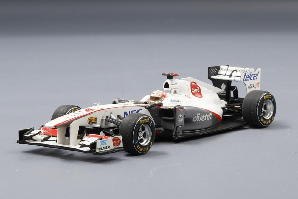 ▶ PRODUCT DETAILS メーカー Spark スケール 1/43 商品状態 新品 ⚠ 海外製品に関するご案内 本製品は精密ディスプレイモデルのため、製造工程上、個体差が見られる場合がございます。微細な塗装の個体差・エッチングパーツのわずかなズレ・ケース／外箱の軽微なダメージ等がこれに該当します。これらはメーカー基準で良品とされており、当店でも良品として取り扱っております。あらかじめご了承ください。 ▶ NOTICE お届け時期について お届けの目安の記載を必ずご確認ください。 在庫について 他サイトとの併売のため、在庫切れの場合がございます。売り切れの際はメールにてご連絡いたします。 予約商品について 銀行振込・コンビニ決済のお支払い期限はご注文日から14日以内です。予約品は代引き・クレジット決済をご選択ください。発売予定日は確定日ではなく、大幅な延期・中止、入荷数量の減少が生じる場合がございます。 ご注意事項 輸入品の性質上、外箱に傷みなどがある場合がございます。あらかじめご了承ください。