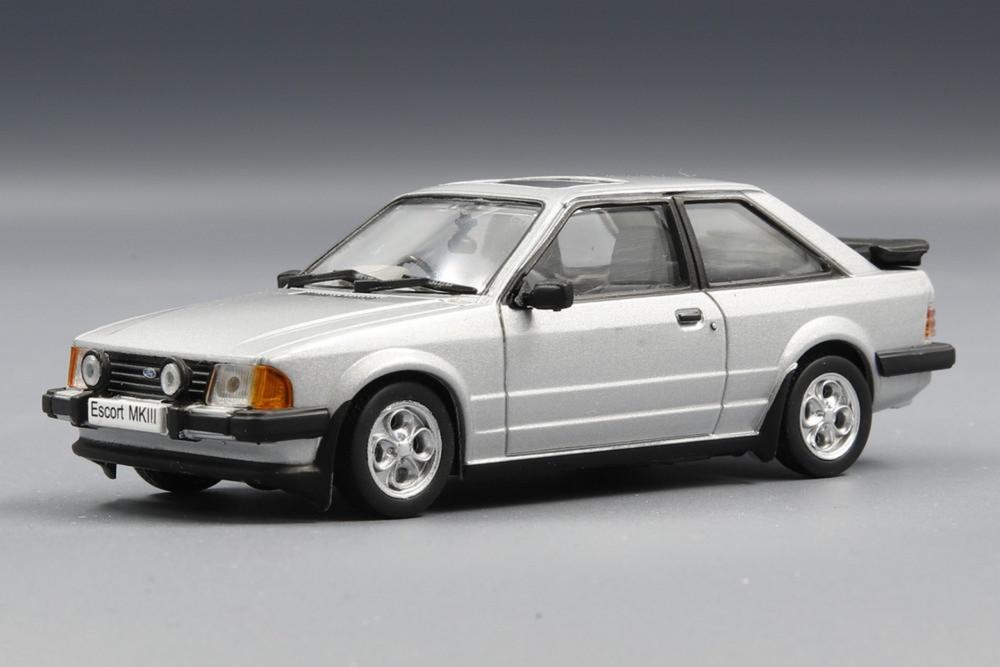 Ford Escort MK3 XR3i RHD 1983 ストラトシルバー/ TRIPLE9 1/43 ミニカー