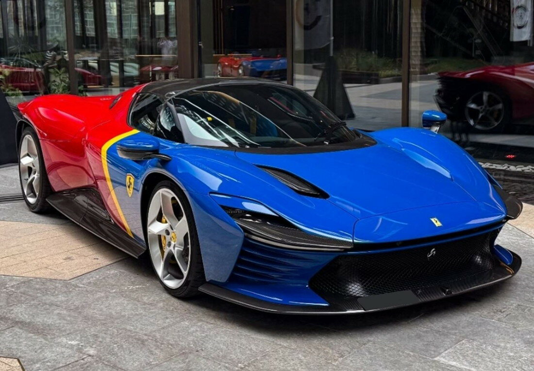 【予約】Ferrariフェラーリ Daytona SP3 Serie Icona Open roof Tribute to Mille Miglia Fangio 1956 / BBR 1/12 ミニカー