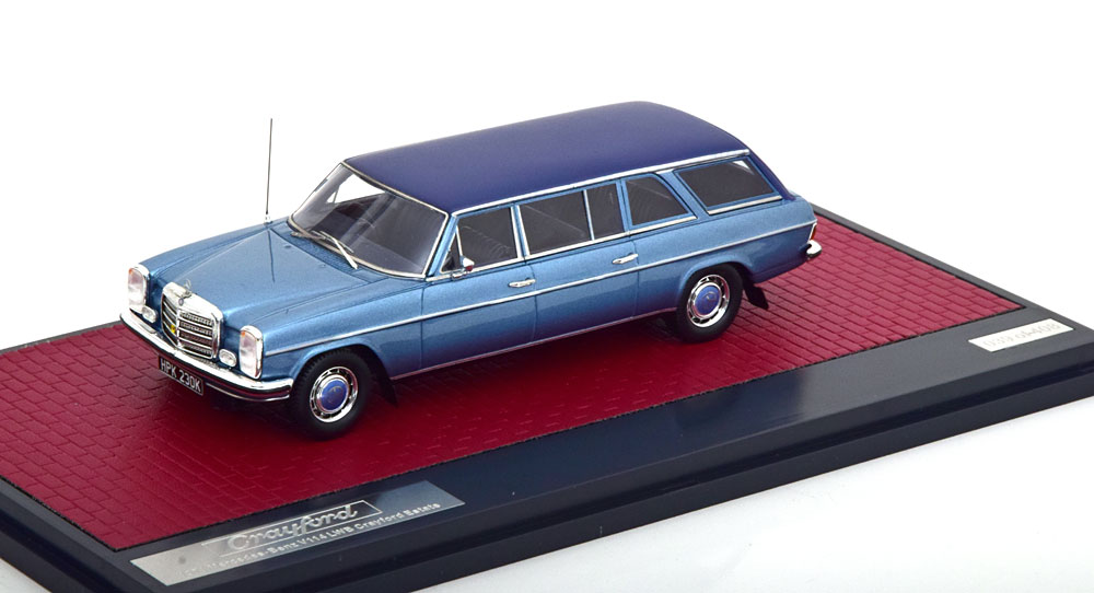 Mercedesメルセデス 230/8 W114 LWB Crayford 