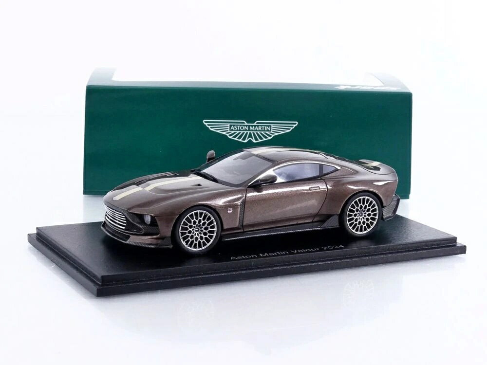 ▶ PRODUCT DETAILS メーカー Spark スケール 1/43 商品状態 新品 ⚠ 海外製品に関するご案内 本製品は精密ディスプレイモデルのため、製造工程上、個体差が見られる場合がございます。微細な塗装の個体差・エッチングパーツのわずかなズレ・ケース／外箱の軽微なダメージ等がこれに該当します。これらはメーカー基準で良品とされており、当店でも良品として取り扱っております。あらかじめご了承ください。 ▶ NOTICE お届け時期について お届けの目安の記載を必ずご確認ください。 在庫について 他サイトとの併売のため、在庫切れの場合がございます。売り切れの際はメールにてご連絡いたします。 予約商品について 銀行振込・コンビニ決済のお支払い期限はご注文日から14日以内です。予約品は代引き・クレジット決済をご選択ください。発売予定日は確定日ではなく、大幅な延期・中止、入荷数量の減少が生じる場合がございます。 ご注意事項 輸入品の性質上、外箱に傷みなどがある場合がございます。あらかじめご了承ください。