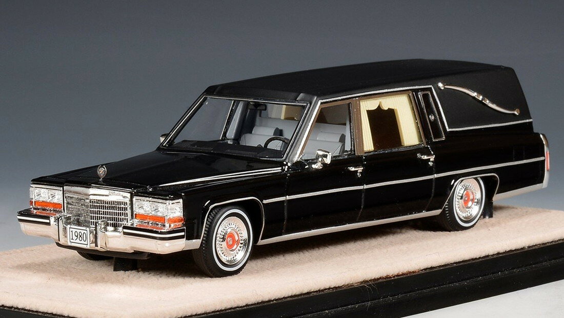 【予約】2026年発売予定Cadillacキャデラック Superiorスーペリア 1980 霊柩車 ブラック / GLM 1/43 ミニカー