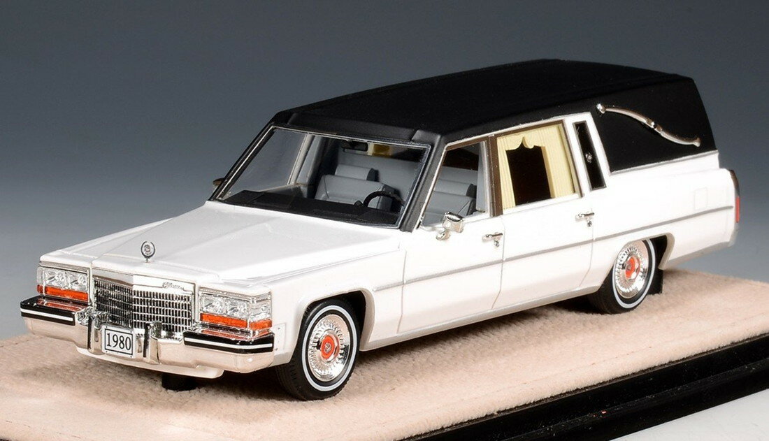 【予約】2026年発売予定Cadillacキャデラック Superiorスーペリア 1980 霊柩車 ホワイトブラック / GLM 1/43 ミニカー