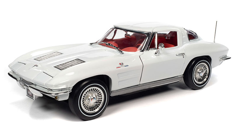1963 Chevrolet Corvette クーペ アーミンホワイト MCACN ミニカー / AMERICAN MUSCLE 1/18