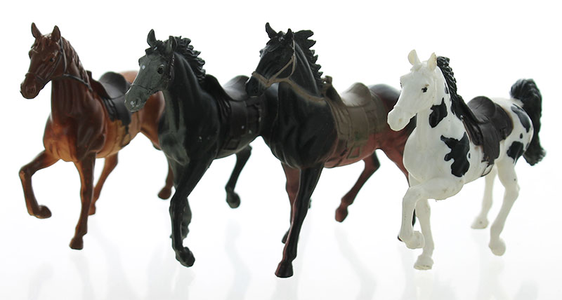 農場の馬 サドル付 4体セット 牧場 動物 フィギュア ジオラマ 模型 玩具 / NEW-RAY 1/32 ミニカー 模型