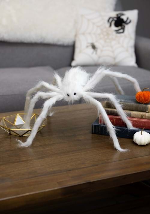 商品説明 主な機能/スペック・フェイクファー素材のクモのデコレーション・ワイヤー入りの脚で自由にポーズ調整が可能・白いフェイクファーのボディと黒い目のデザイン・サイズ：約76cmご注意事項・商品の色・デザインが異なる場合があります・説明書が付属する場合は、英語表記になります付属品・フェイクファークモ本体1個 商品について 本製品は海外からの輸入品です。取扱説明書が付属する場合は英語表記となり、日本語説明書は付属しておりません。 ご注意 商品イメージは極力商品本来の色が出るよう注意していますが、 ご覧になる環境（ディスプレイ機器、画面解像度） などにより、 若干の違いが出ることがあります。在庫管理に関しましては細心の注意を払っておりますが、他サイトとの併売の為、在庫切れの場合がございます。万が一売り切れの場合はメールご連絡させていただきます。 納期について お届けの目安を必ずご確認ください。