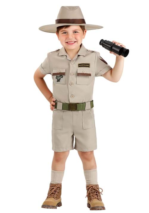 古生物学者をモチーフにした幼児用コスプレ衣装です。ハロウィン、学芸会、イベントにぴったりの知的なデザイン。 ▶ セット内容 ✓ シャツ ✓ ショートパンツ ✓ ベルト ✓ 帽子 ※ 記載以外の小物は付属しません。 ▶ サイズガイド（US規格） サイズバスト袖丈着丈ウエスト2T61cm24cm33cm47cm4T65cm25cm36cm51cm ※ US規格のため日本サイズより大きめの場合あり。迷ったらワンサイズ下がおすすめ。 ▶ 仕様について米国製コスチュームの輸入品です。USA限定デザイン。素材: ポリエステル。縫製に個体差がある場合があります。 ▶ お届けについて納期の目安を必ずご確認ください。※ 在庫状況により変動あり。9-10月は注文集中のためお早めに。
