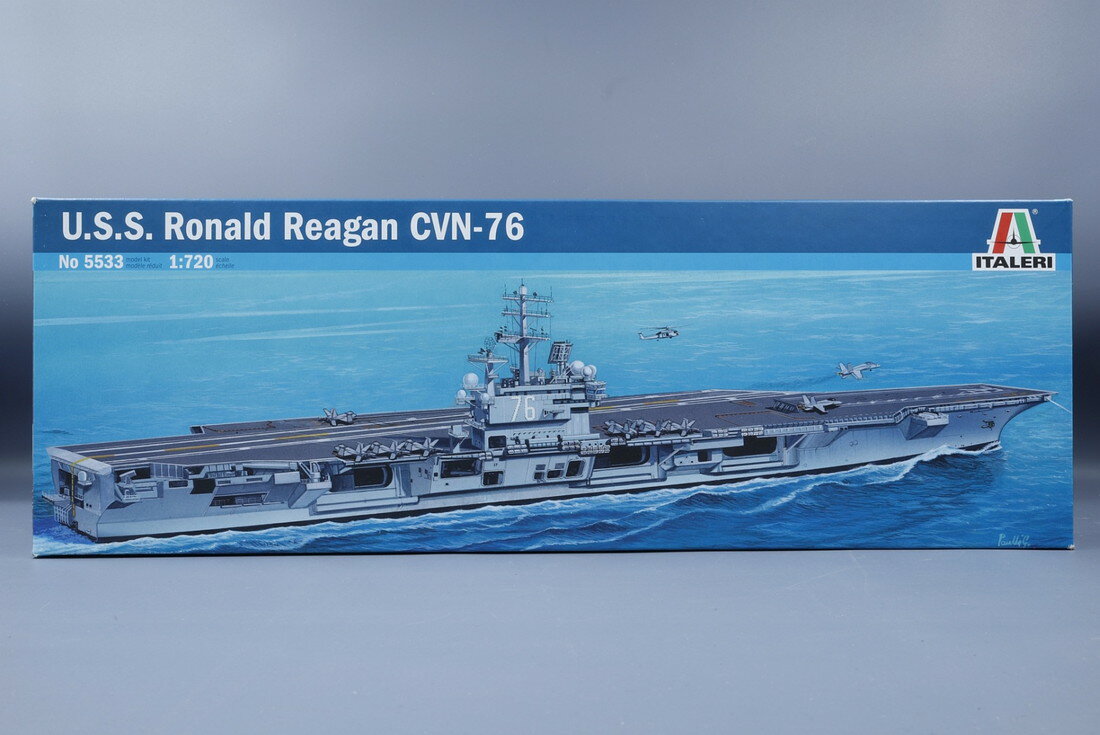 USS Ronald Reagan CVN 76 組み立てプラモキット模型 /Italeriイタレリ 1/720