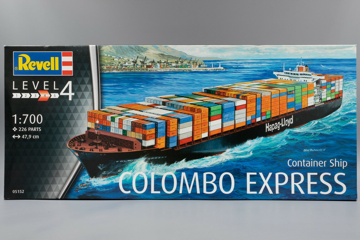Colombo Express コンテナ船 組み立てプラモキット模型 艦船 /Revell 1/700
