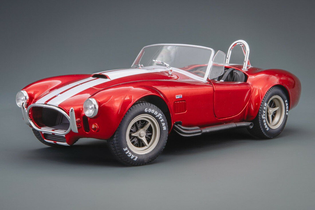 Shelbyシェルビー Cobra 427 MKII 1965 red /Solidoソリド 1/18 ミニカー