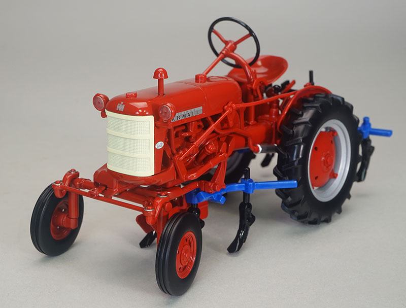 Farmall 560 Cub Tractor with Cultivator /SPEC-CAST 1/16 ミニチュア トラック 建設機械模型 工事車両