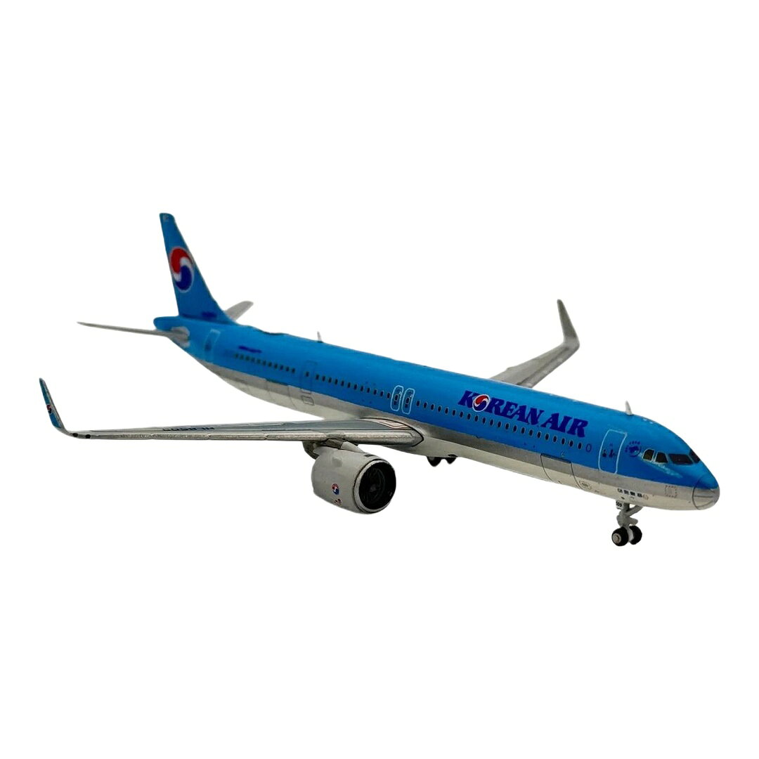 ▶ PRODUCT DETAILS メーカー JC Wings スケール 1/400 商品状態 新品 ⚠ 海外製品に関するご案内 本製品は精密ディスプレイモデルのため、製造工程上、個体差が見られる場合がございます。微細な塗装の個体差・エッチングパーツのわずかなズレ・ケース／外箱の軽微なダメージ等がこれに該当します。これらはメーカー基準で良品とされており、当店でも良品として取り扱っております。あらかじめご了承ください。 ▶ NOTICE お届け時期について お届けの目安の記載を必ずご確認ください。 在庫について 他サイトとの併売のため、在庫切れの場合がございます。売り切れの際はメールにてご連絡いたします。 予約商品について 銀行振込・コンビニ決済のお支払い期限はご注文日から14日以内です。予約品は代引き・クレジット決済をご選択ください。発売予定日は確定日ではなく、大幅な延期・中止、入荷数量の減少が生じる場合がございます。 ご注意事項 輸入品の性質上、外箱に傷みなどがある場合がございます。あらかじめご了承ください。