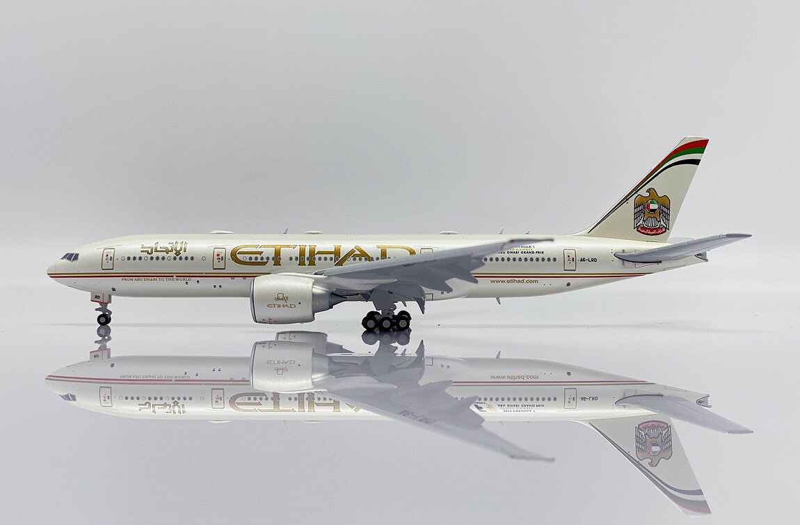商品詳細 メーカー JC Wings スケール 1/400 お届け時期 お届けの目安の記載を必ずご確認ください。 在庫について 在庫管理に関しましては細心の注意を払っておりますが、他サイトとの併売の為、在庫切れの場合がございます。万が一売り切れの場合はメールにてご連絡させていただきます。 予約商品について 銀行振込・コンビニ決済のお支払い期限はご注文日から14日以内となります。 予約品の決済方法は代引き・クレジット決済をご選択ください。 発売予定日は、確定日ではありません。発売が大幅に延期または中止になることがございます。 また、メーカー都合により入荷数量を一方的に減らされ、ご注文いただきました数量が入荷出来ない場合が稀にございます。 万が一、ご注文分の確保が出来ない場合、メールにてご連絡させていただきます。ご不便をお掛けしますがご理解のほどよろしくお願いいたします。 ご注意事項 輸入品の性質上箱に傷みなどある場合がございますので予めご了承ください。