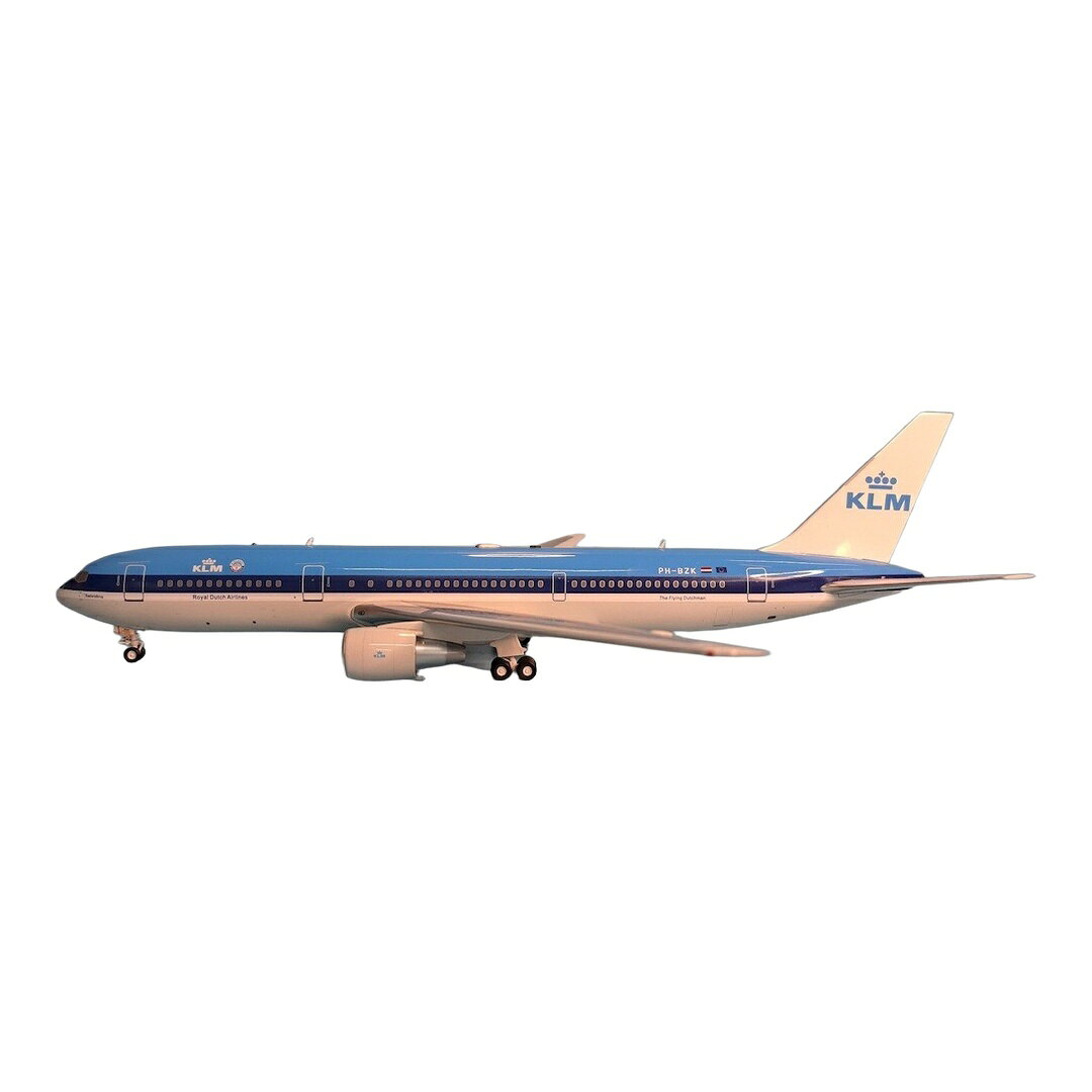 商品詳細 メーカー JFox Models スケール 1/200 お届け時期 お届けの目安の記載を必ずご確認ください。 在庫について 在庫管理に関しましては細心の注意を払っておりますが、他サイトとの併売の為、在庫切れの場合がございます。万が一売り切れの場合はメールにてご連絡させていただきます。 予約商品について 銀行振込・コンビニ決済のお支払い期限はご注文日から14日以内となります。 予約品の決済方法は代引き・クレジット決済をご選択ください。 発売予定日は、確定日ではありません。発売が大幅に延期または中止になることがございます。 また、メーカー都合により入荷数量を一方的に減らされ、ご注文いただきました数量が入荷出来ない場合が稀にございます。 万が一、ご注文分の確保が出来ない場合、メールにてご連絡させていただきます。ご不便をお掛けしますがご理解のほどよろしくお願いいたします。 ご注意事項 輸入品の性質上箱に傷みなどある場合がございますので予めご了承ください。