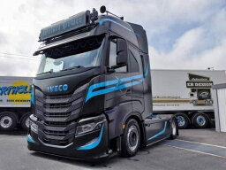 【予約】2023年3月以降発売予定Iveco S way Schweiz Iveco S-Way 4x2トラクタ トラック/建設機械模型 工事車両 Tekno 1/50 ミニチュア
