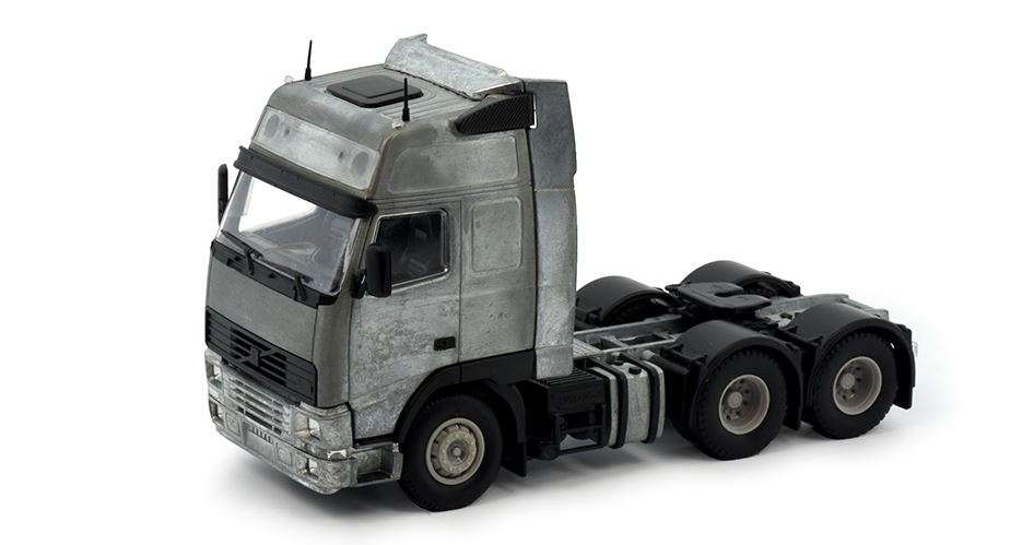 Baus?tze Volvo FH01 Globetrotter XL chassis kit 83663 /Tekno 1/50 建設機械模型