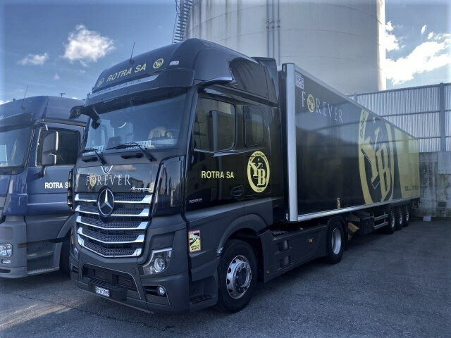 y\z2023N3ȍ~\Rotra SA - FC Bern Mercedes Actros Gigaspace 4x2 met koeltrailergbN /݋@B͌^ Hԗ Tekno 1/50 ~j`A