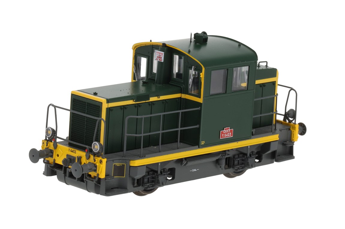 商品詳細 メーカー EPM スケール H0 お届け時期 お届けの目安の記載を必ずご確認ください。 在庫について 在庫管理に関しましては細心の注意を払っておりますが、他サイトとの併売の為、在庫切れの場合がございます。万が一売り切れの場合はメールにてご連絡させていただきます。 予約商品について 銀行振込・コンビニ決済のお支払い期限はご注文日から14日以内となります。 予約品の決済方法は代引き・クレジット決済をご選択ください。 発売予定日は、確定日ではありません。発売が大幅に延期または中止になることがございます。 また、メーカー都合により入荷数量を一方的に減らされ、ご注文いただきました数量が入荷出来ない場合が稀にございます。 万が一、ご注文分の確保が出来ない場合、メールにてご連絡させていただきます。ご不便をお掛けしますがご理解のほどよろしくお願いいたします。 ご注意事項 輸入品の性質上箱に傷みなどある場合がございますので予めご了承ください。