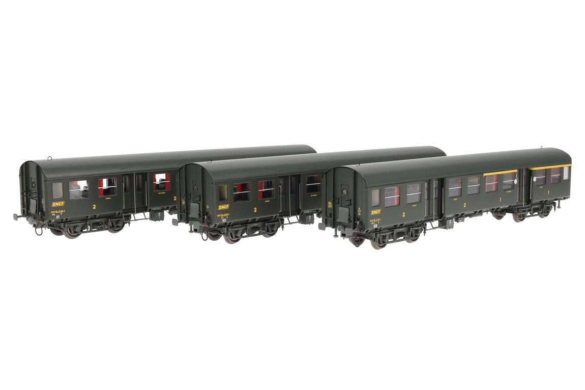 商品詳細 メーカー EPM スケール H0 お届け時期 お届けの目安の記載を必ずご確認ください。 在庫について 在庫管理に関しましては細心の注意を払っておりますが、他サイトとの併売の為、在庫切れの場合がございます。万が一売り切れの場合はメールにてご連絡させていただきます。 予約商品について 銀行振込・コンビニ決済のお支払い期限はご注文日から14日以内となります。 予約品の決済方法は代引き・クレジット決済をご選択ください。 発売予定日は、確定日ではありません。発売が大幅に延期または中止になることがございます。 また、メーカー都合により入荷数量を一方的に減らされ、ご注文いただきました数量が入荷出来ない場合が稀にございます。 万が一、ご注文分の確保が出来ない場合、メールにてご連絡させていただきます。ご不便をお掛けしますがご理解のほどよろしくお願いいたします。 ご注意事項 輸入品の性質上箱に傷みなどある場合がございますので予めご了承ください。