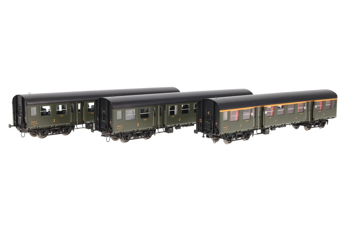 商品詳細 メーカー EPM スケール H0 お届け時期 お届けの目安の記載を必ずご確認ください。 在庫について 在庫管理に関しましては細心の注意を払っておりますが、他サイトとの併売の為、在庫切れの場合がございます。万が一売り切れの場合はメールにてご連絡させていただきます。 予約商品について 銀行振込・コンビニ決済のお支払い期限はご注文日から14日以内となります。 予約品の決済方法は代引き・クレジット決済をご選択ください。 発売予定日は、確定日ではありません。発売が大幅に延期または中止になることがございます。 また、メーカー都合により入荷数量を一方的に減らされ、ご注文いただきました数量が入荷出来ない場合が稀にございます。 万が一、ご注文分の確保が出来ない場合、メールにてご連絡させていただきます。ご不便をお掛けしますがご理解のほどよろしくお願いいたします。 ご注意事項 輸入品の性質上箱に傷みなどある場合がございますので予めご了承ください。